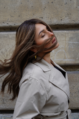 Parisian long balayage wig – natural brunette with soft caramel highlights.