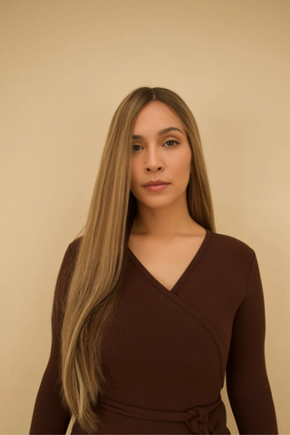 16/8A Ash 28-inch silky straight lace top wig, perfect as a virgin hair wig for Jewish wigs and alopecia needs.